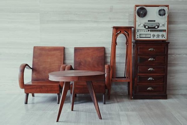 Quelles sont les astuces pour rénover des meubles en bois exotique moderne ?