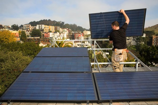 Comment faire l’installation des panneaux solaires ?