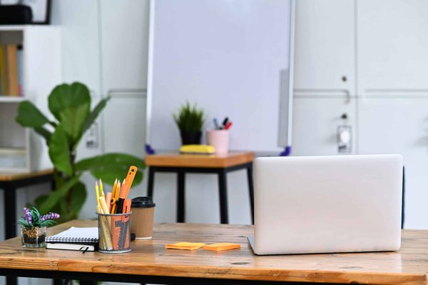 Investissez dans la qualité avec nos fournitures de bureau durables et fiables